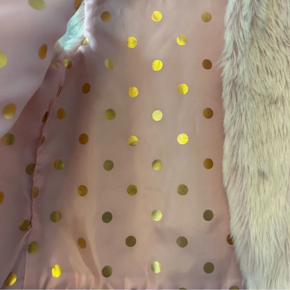 ⭐️Genuine Kids from Oshkosh light pink faux fur vest size 2t/3t